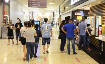 Na retomada das atividades Shopping registra pouco movimento